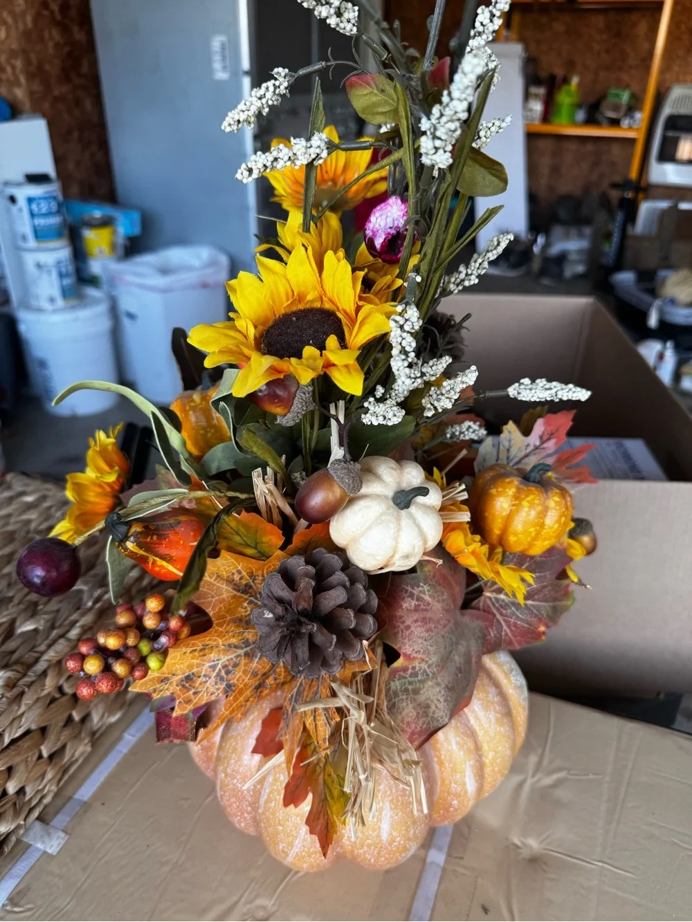 Autumn Harvest Sunflower Pumpkin Centerpiece -‎ White/Orange